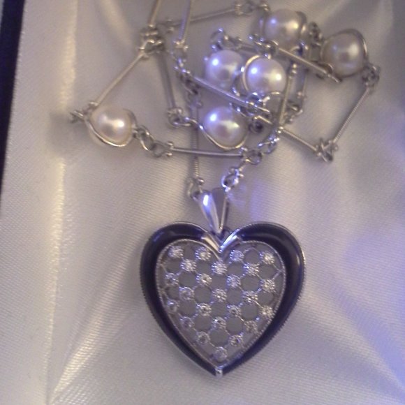 White Gold Heart Necklace wi Diamonds,Pearl& Onyx - Picture 6 of 12